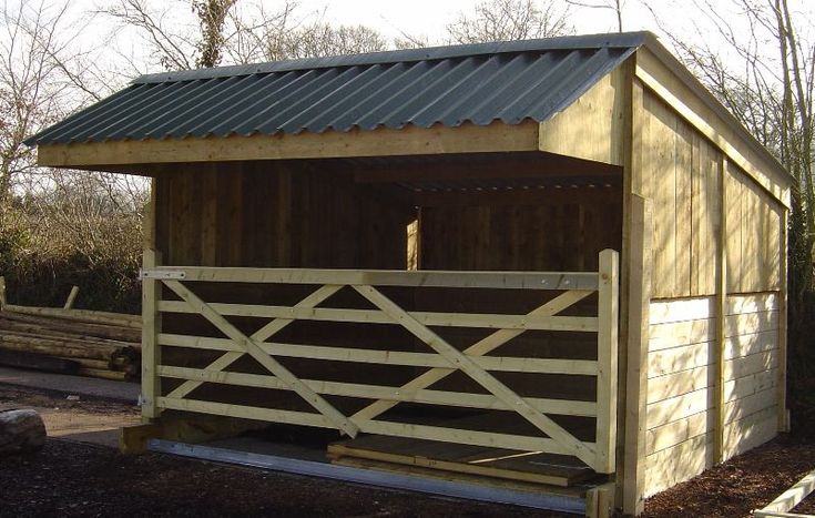 How to build a sheep shelter